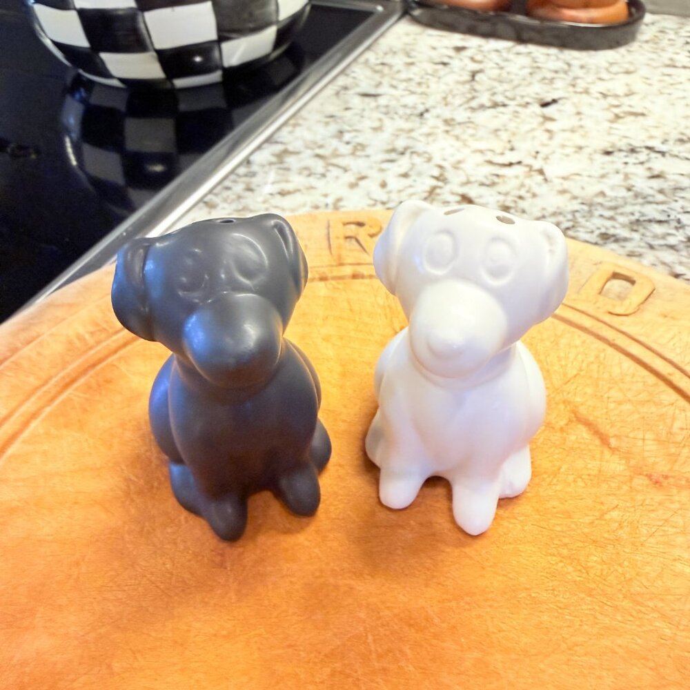 NWT Dog Salt & Pepper Shakers • Ceramic Black & White • Farmhouse - Picture 10 of 10
